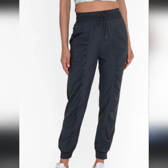 Athleta Black Joggers Rushed Sides With Pockets Womens Size 2 - Picture 1 of 4